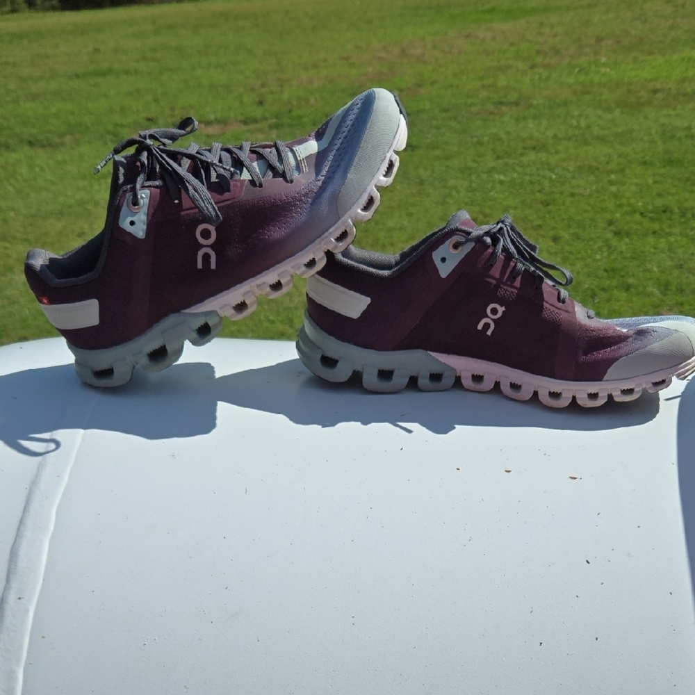 On Running Women's Dark Purple and Gray Athletic Shoes Size 9